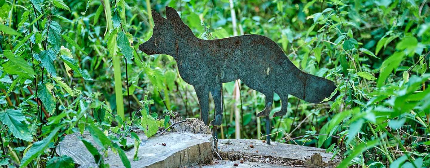 Metallattrappe zeigt die Silhouette eines Fuchses.